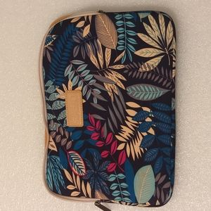 Laptop sleeve